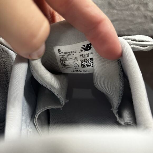 New Balance Fresh Foam Roav V2 Women's Size 12B Gray Lace Up Running Shoes - Picture 8 of 10